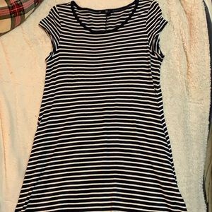 Black and white striped short sleeve dress 👗